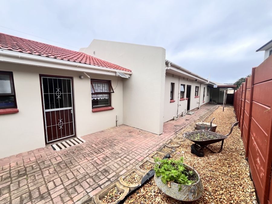 4 Bedroom Property for Sale in Dana Bay Western Cape